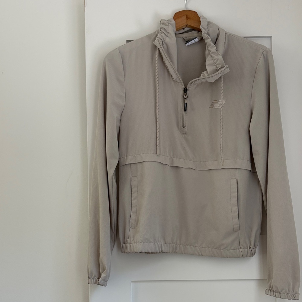 New Balance Sand/ Beige Women's Pullover Lightweight Jacket